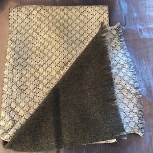 VINTAGE MAN’S REVERSIBLE SILK AND CASHMERE SCARF